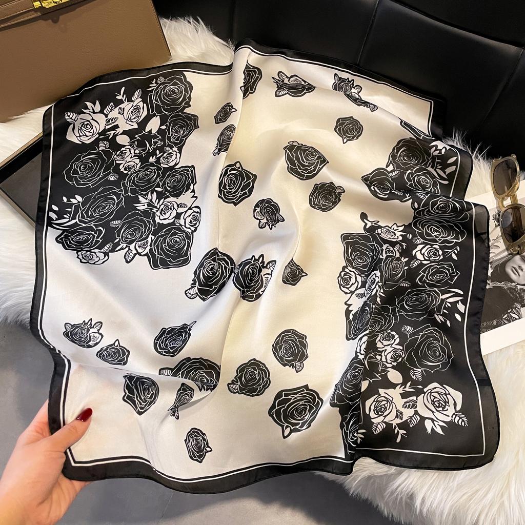 Nouveau 70*70 cm soie Satin cheveux écharpe femmes mouchoir imprimé femme tête carrée Bandana petit cou silencieux Hijab dame fille