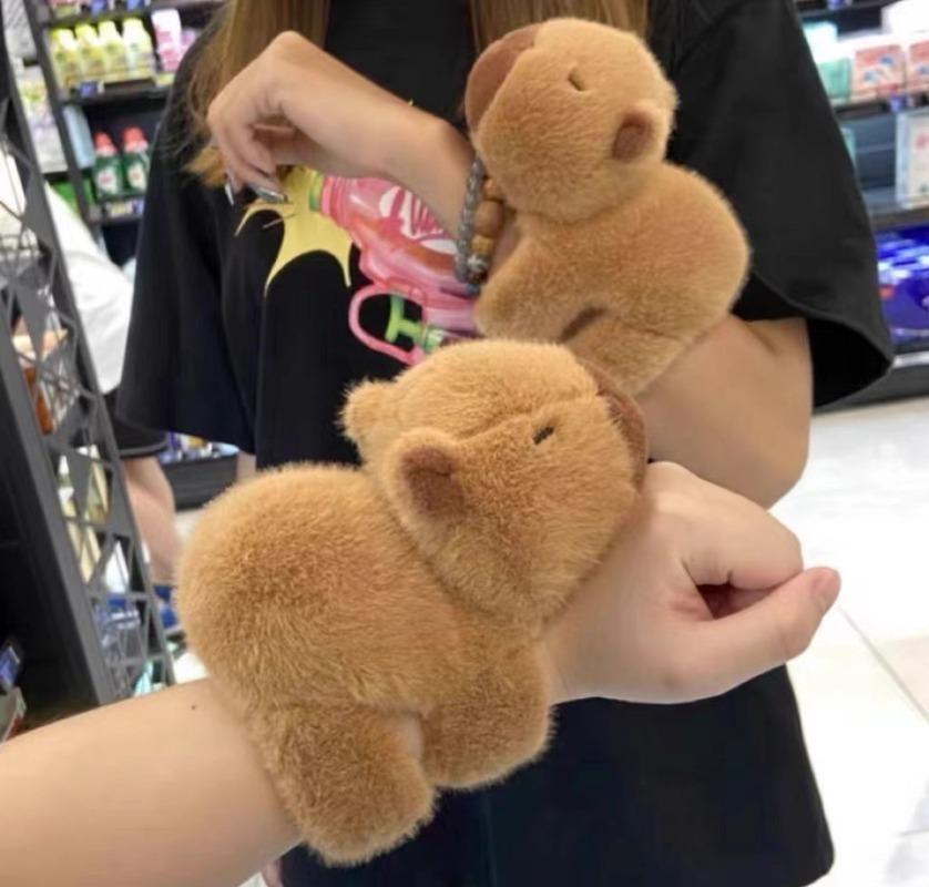 1PC Capybara Hughug Circle Toys Slap Snap Wrap Wristband Bracelet Capybara Plush Hand Ring Fun Pop Circles Kids Christmas Gift