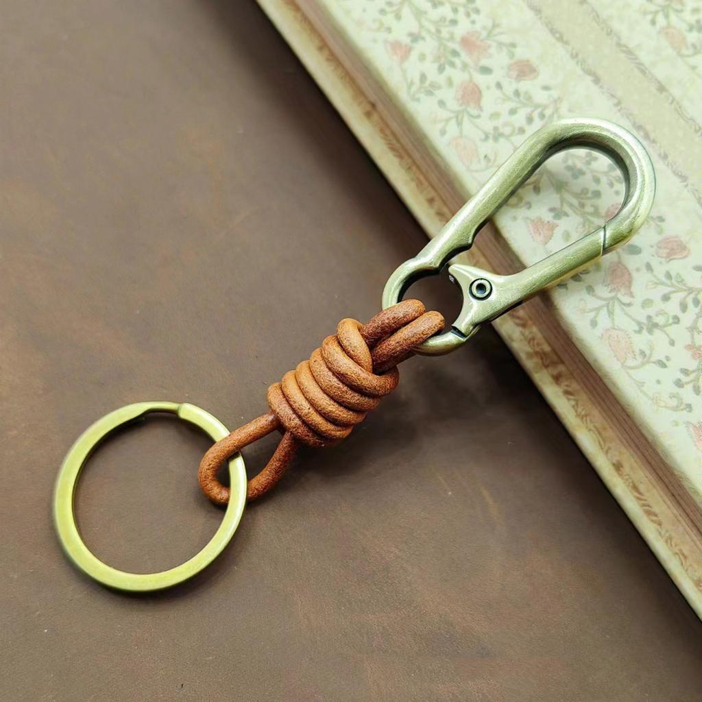 Leather Lanyard Hook Vintage Leather Rope Key Chain Men Keyrings Car Keys Fashion Accessories Suitable for Any Occasion