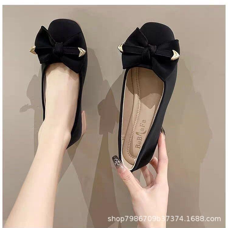 

2024 весна и осень новые милые туфли на плоской подошве с бантом женские туфли на мягкой подошве в стиле ретро с квадратным носком легкие шапочки женские туфли 40