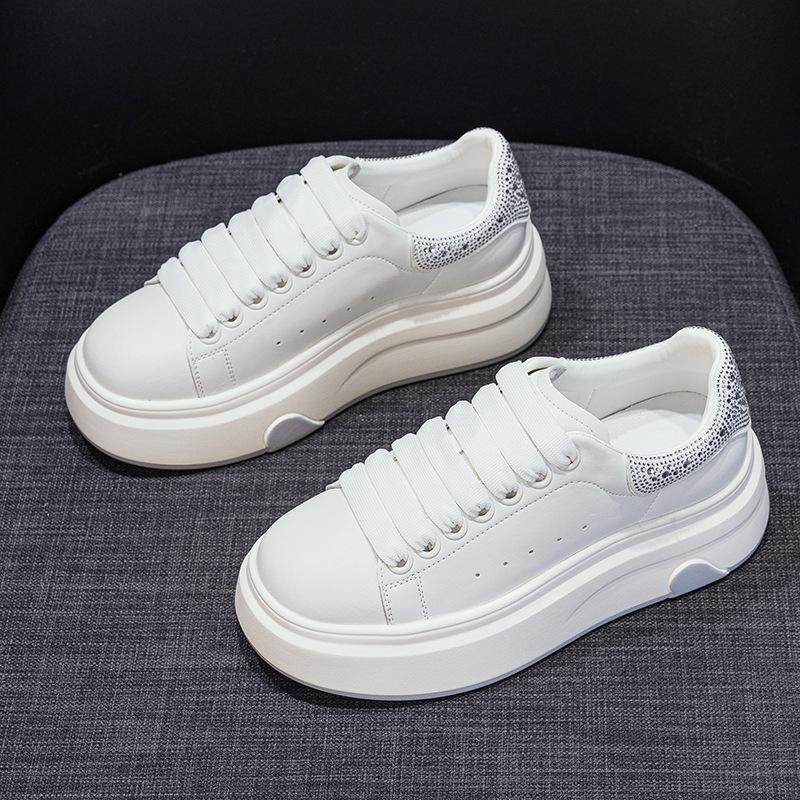 Love Korean Version Platform White Shoes Women's 2025 Spring New Casual Fashion Versatile Low-top Board Shoes Women's Trendy Shoes