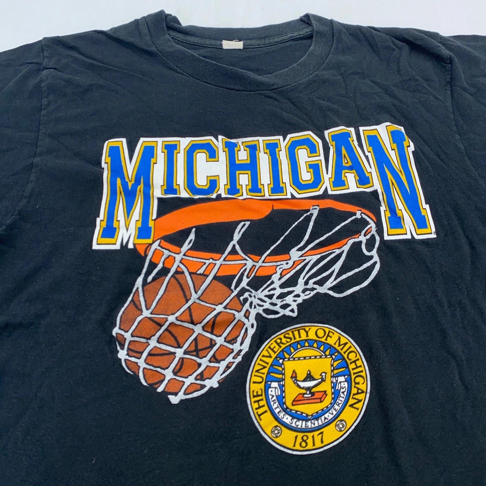 

vintage 90s UNIVERSITY OF MICHIGAN BASKETBALL T-Shirt MEDIUM/LARGE Wolverines M