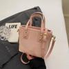 2024 Fashion Women's Crossbody Bucket Bag: Niche Design, Versatile High-End Shoulder Handbag