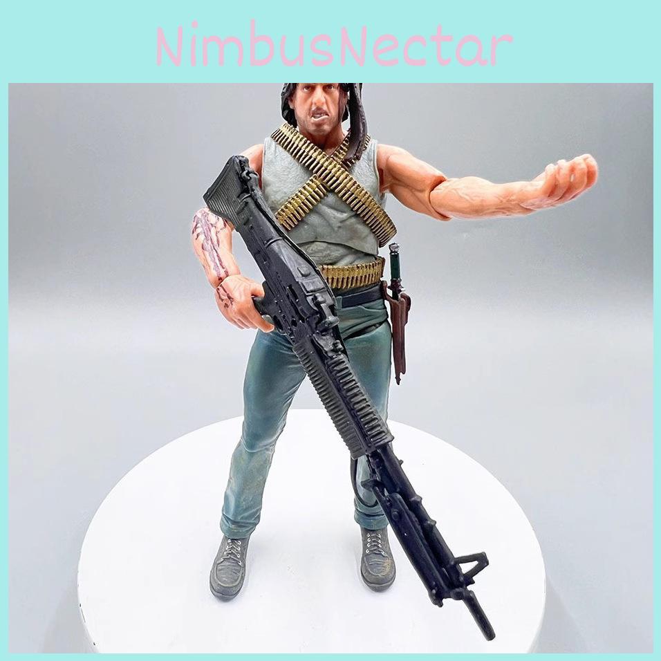 Action figure di Stallone tratta da First Blood, realizzata in PVC per collezionisti e fan.