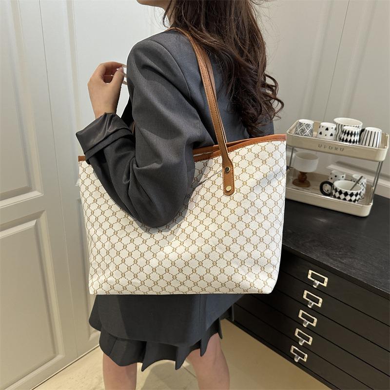 Simple and Fashionable Large-capacity Bag Women's New Trendy Tote Bag Commuter Large-capacity Portable Shoulder Bag