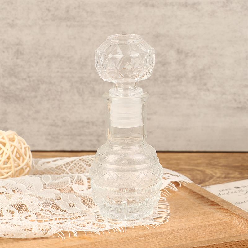 1Pc 50ml Whisky Glass Liquor Bottles With Screw Cap For Alcohol Carved Perfume Honey Jar Mini Container Wedding Handmade Gift