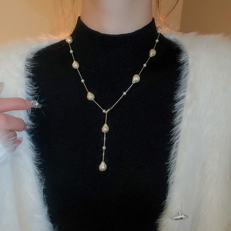 Exquisite Pearl Double-Layered Clavicle Necklace: French Elegance & Light Luxury Design