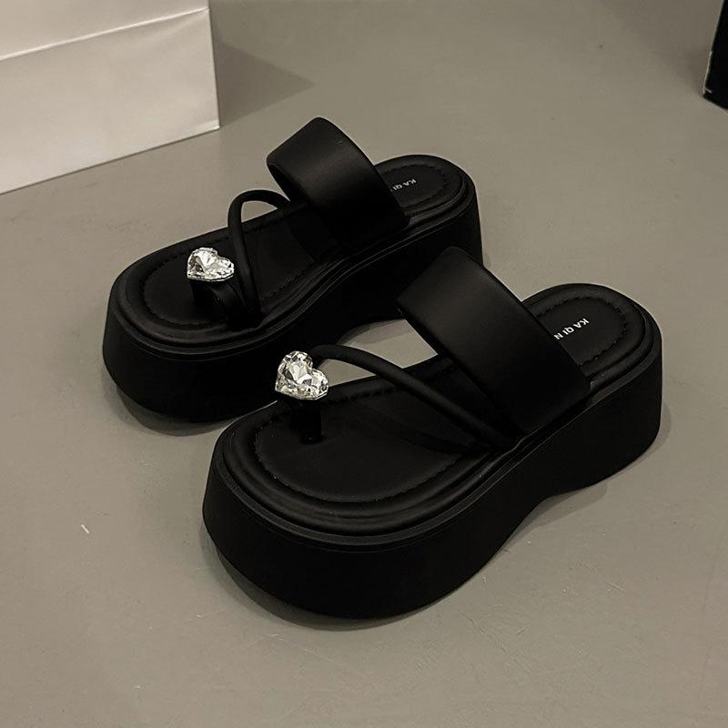 Premium silver rhinestone toe slippers women's summer wear 2025 new small height-increasing platform beach shoes