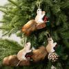 Schaum Eichhörnchen Ornament 3D Künstliche Eichhörnchen Figur mit Tannenzapfen Beeren Niedliches Falsches Tier Weihnachtsbaum Hängedekoration