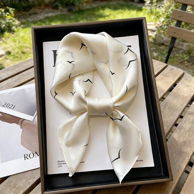 Retro Print Imitation Silk Neck Scarf for Women - Versatile High-End Neck Protector
