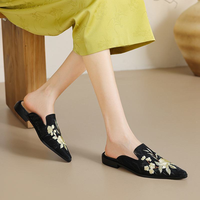 Krazing Pot Natural Skin Silk Spring Summer Size 40 Thick Low Heels Women Pointed Toe Shallow Embroidery Mules Pumps