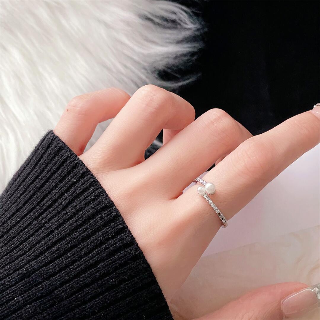 

Gold Retro Diamond-Set Open Ring V-Shaped Fashion High-End Sense Luxury Simple Flower Elegant Temperament Ring Woman Adjustable opening