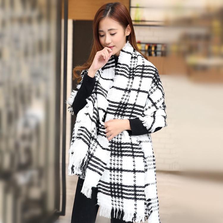 Women s Thick Yarn Plaid Shawl - Warm Fringed Scarf for Winter and Autumn 100CM x 200CM