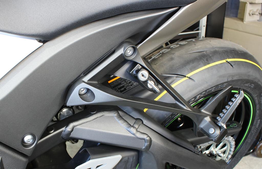 Kijima Peças de Motocicleta Suporte de Trava de Capacete Aço Antifurto ZX-10R('16-'17) 303-1583