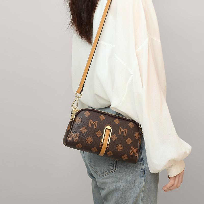 Mobile phone bag women's autumn and winter new messenger women's bag versatile light luxury high-end shoulder bag