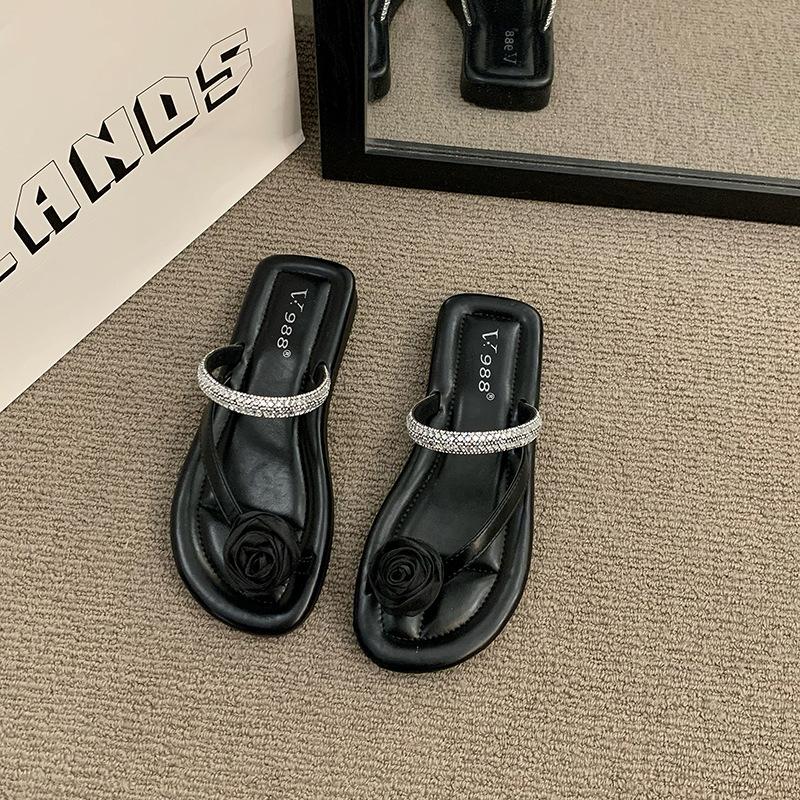 

Flat-bottomed small cool slippers women s 2025 new fashion outer wear summer beautiful skirt seaside beach sandals 40 чёрный