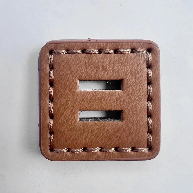 

5 шт. креативных больших квадратных пуговиц 3,8 см длиной по бокам цветные пуговицы из искусственной кожи с 2 отверстиями большие пуговицы для зимнего пальто 3.8cm коричневый