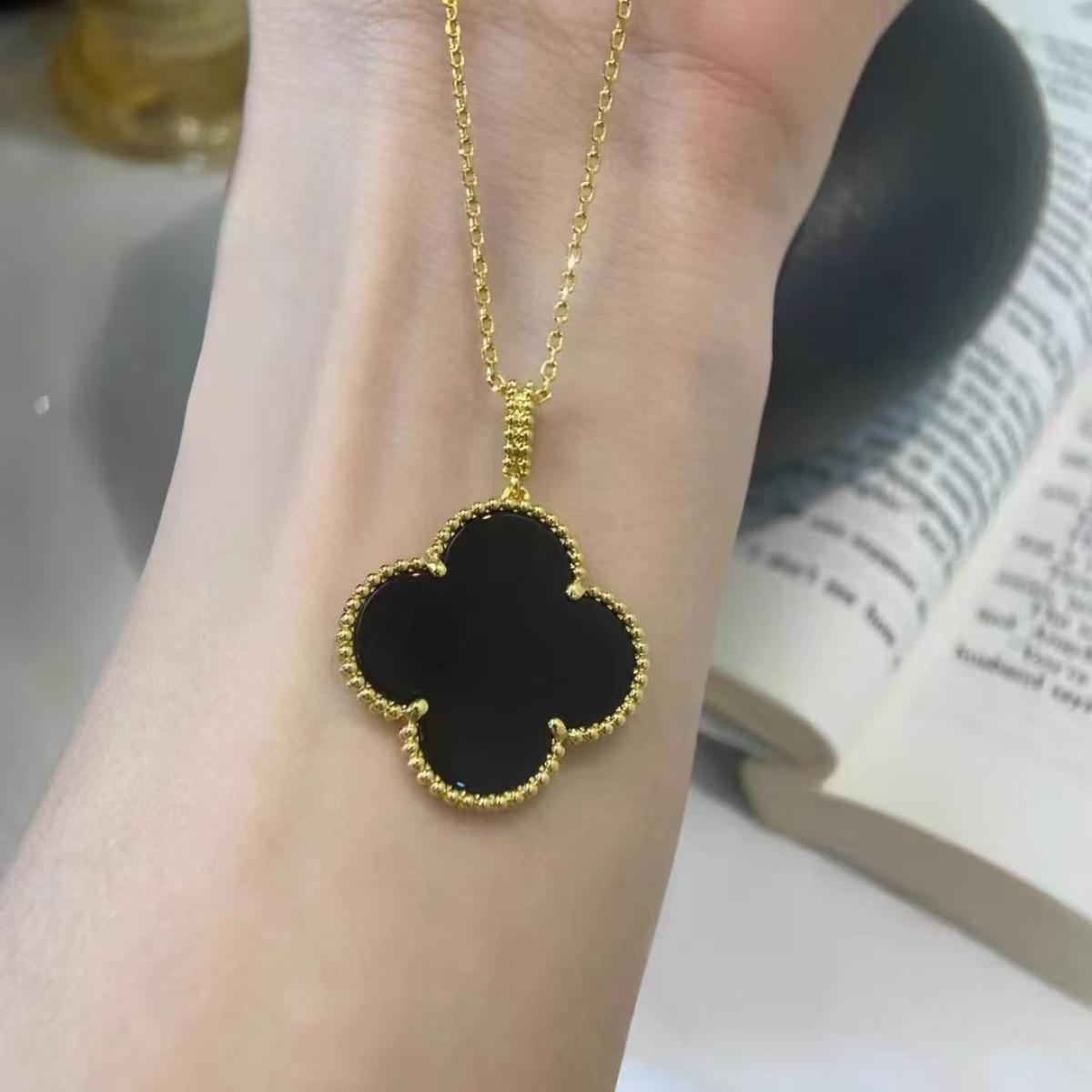 Collana Quadrifoglio di Alta Qualità Collana Fortunata di Paglia Collana Maglione Madreperla Bianca Collana da Donna 25mm