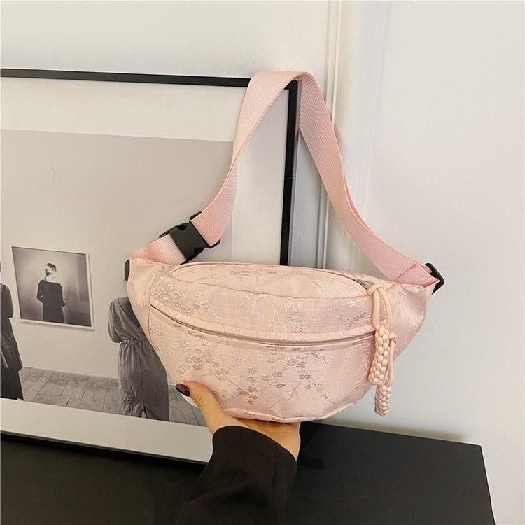 

Chic White Black And Pink Fashionable Sling Bag With Unique Stitching Design рожевий