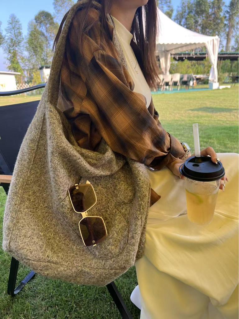 2025 Cross-border Lazy Style Wool Tote: Autumn/Winter Mother-and-Child Shoulder Bucket Bag