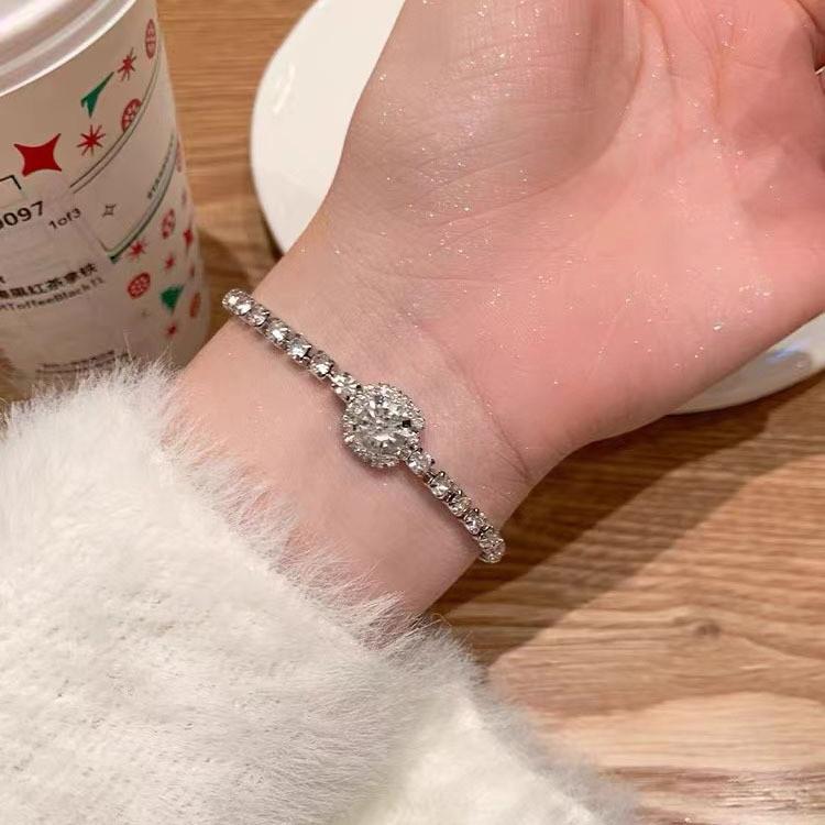 Handcrafted Unique Turquoise Alloy Bracelet Delightful Cute Style For Women