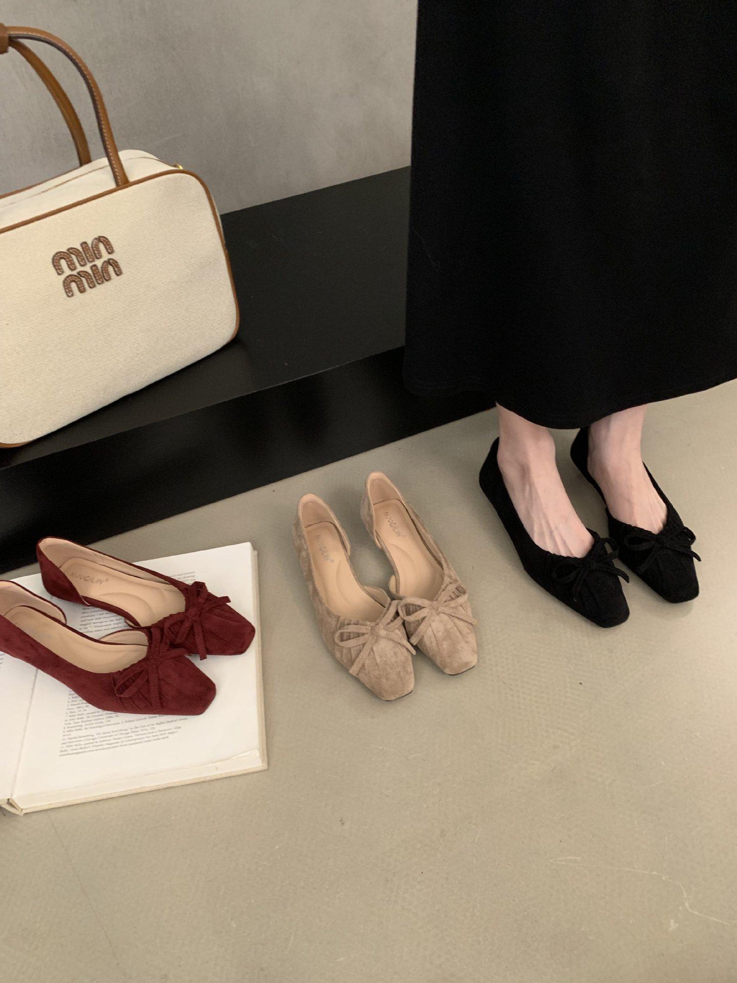 

Versatile shallow mouth single shoes Korean version temperament bow small square head side empty not tired feet women s shallow mouth single shoes 39 абрикосовый