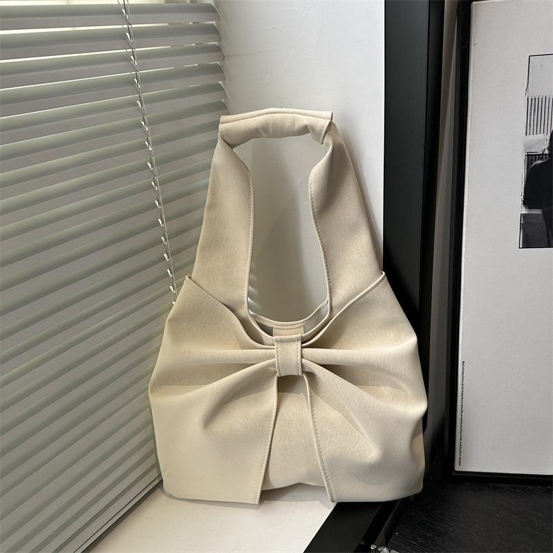 A Design With A Niche Bow Unique Fashionable And Stylish Largecapacity Singleshoulder Underarm Tote Bag