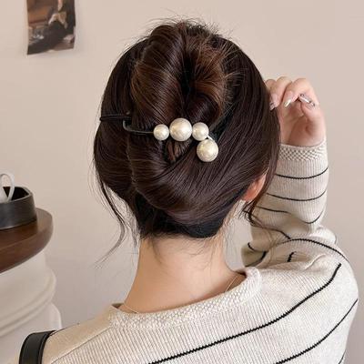 Elegant Pearl Twist Hairpin: Versatile Autumn/Winter Accessory for Hair