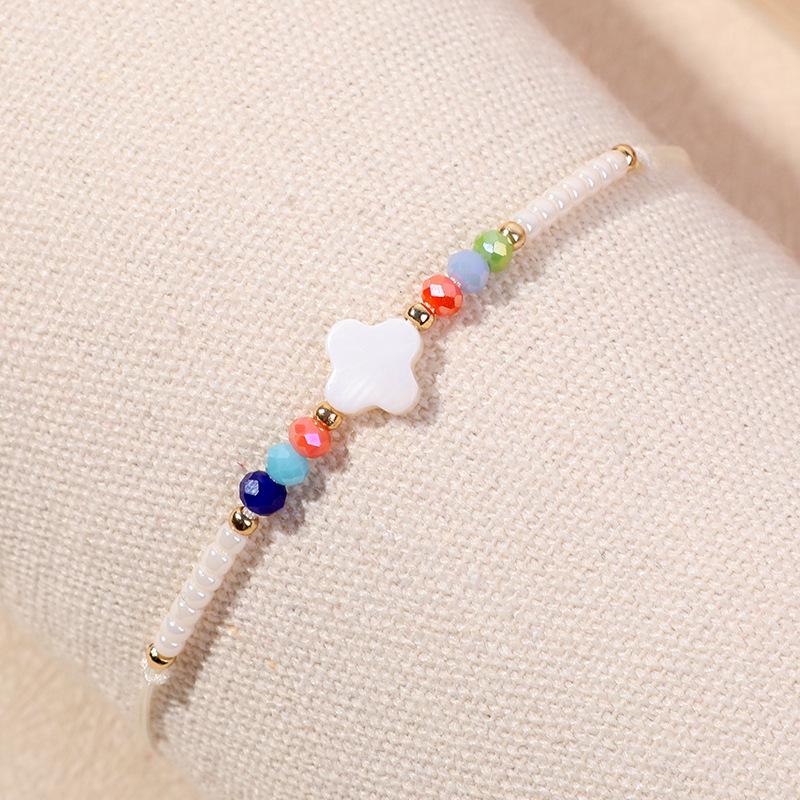 

Exquisite Four-Leaf Clover & Pearl Beaded Bracelet