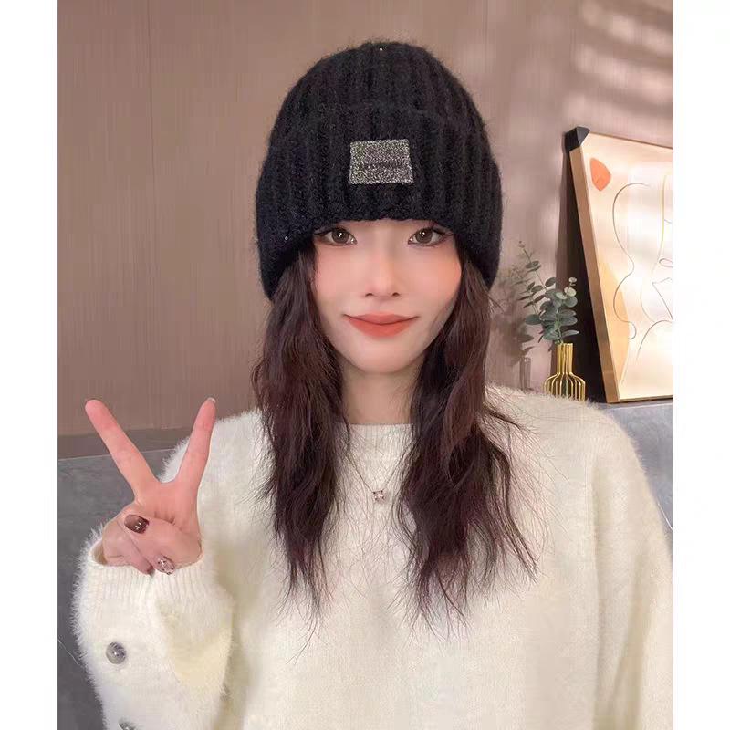 2025 Women's High-Quality Wool Knit Beanie: Autumn & Winter Style with Warm Ear Protection, Fashionable & Versatile for Large Head Circumference