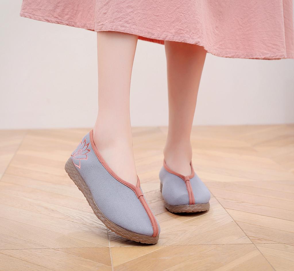 Chaussures à enfiler pour femmes, baskets de voyage légères et confortables, mocassins décontractés pour la marche et la conduite, chaussures de travail brodées pour femmes, chaussures habillées à bout rond