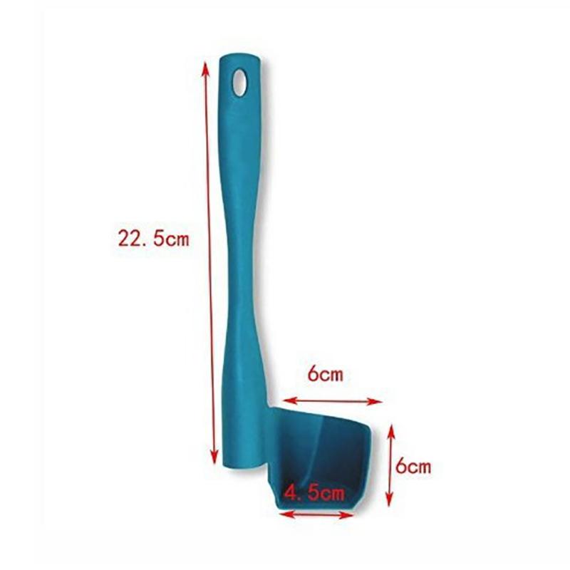 Der Thermomix's Tm5 Mixer verwendet ein Rührwerkzeug, um den Spatel Tm6 zu drehen, um die unteren Zutaten von Ruili Kitchen abzukratzen.