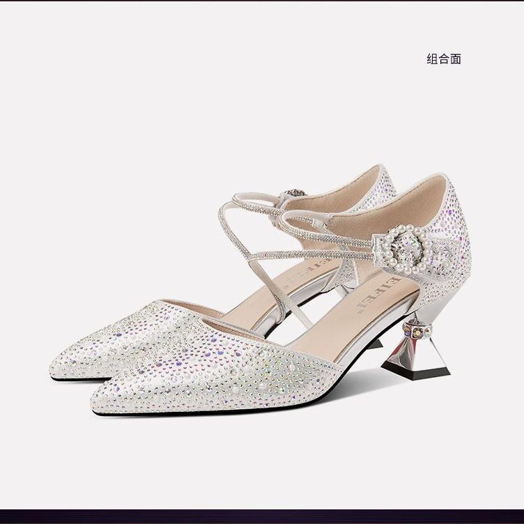 Pearl Rhinestone Bag Head Medium High Heel Sandals Women's Thick Heel 2024 Summer New Fashion Wrap Bag Heel Large Size Women's Shoes