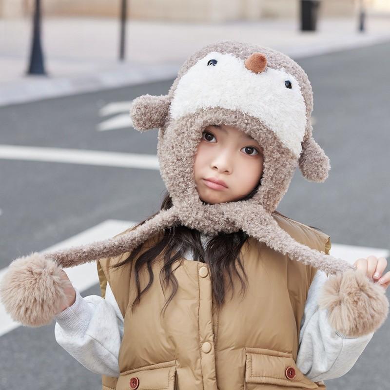 Niedliche Pinguin-Strickmütze für Kinder aus flauschigem Polyestermaterial für kaltes Wetter und wärmt den Kopf