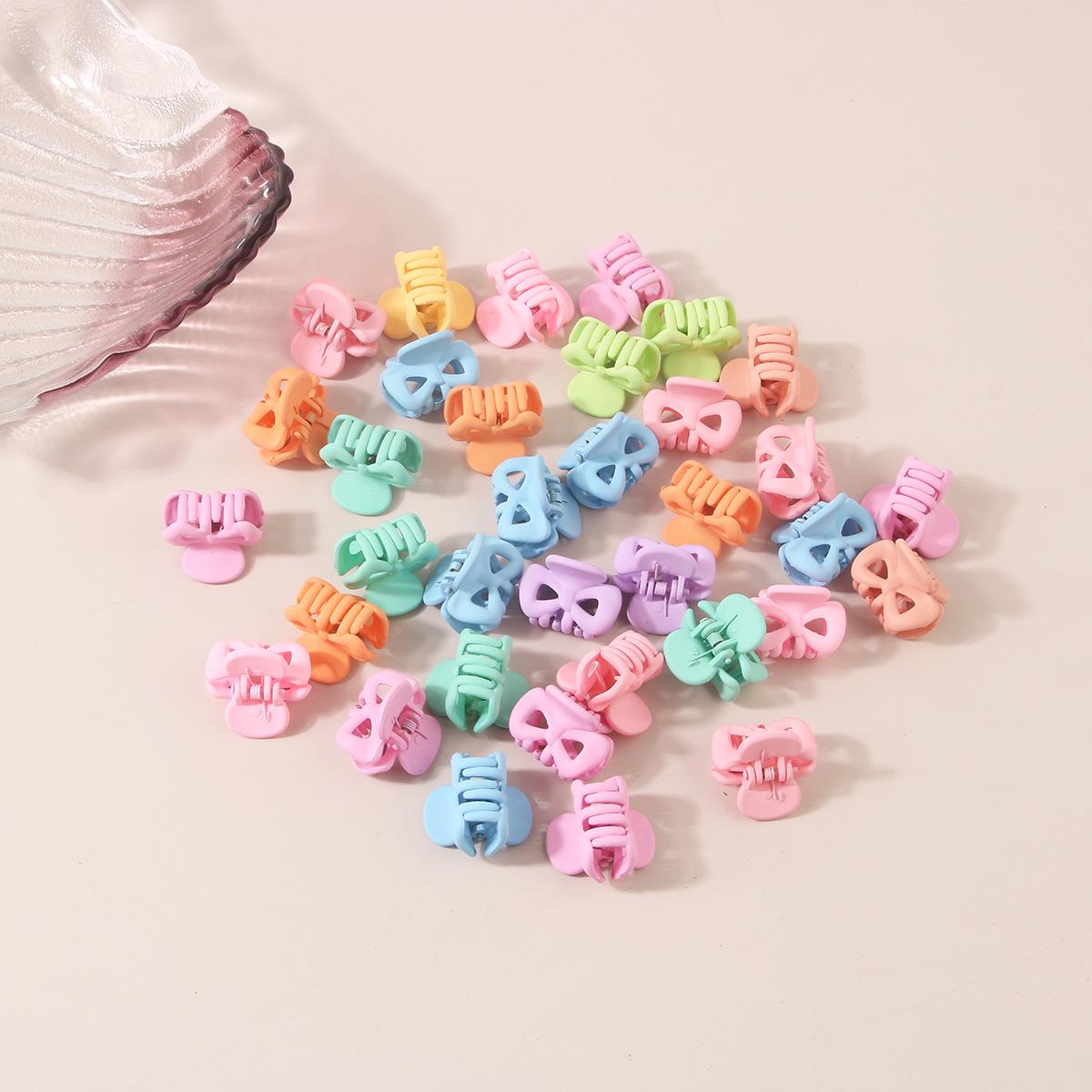 Korean Mini Flower Hair Claw Clip - Cute Instagram-Style Accessory Random Color Delivery