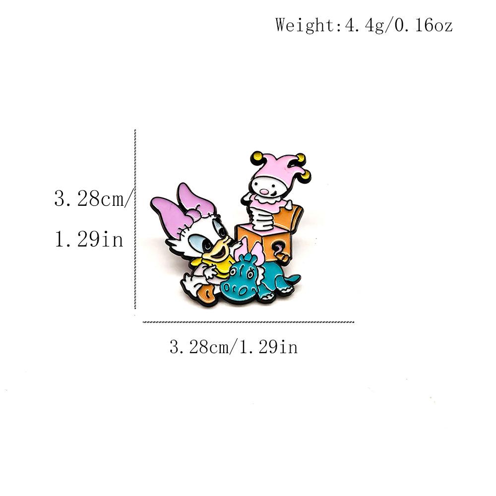 Daisy Duck Metal Brooch - Classic Cartoon Badge for Bags, Clothes & Accessories