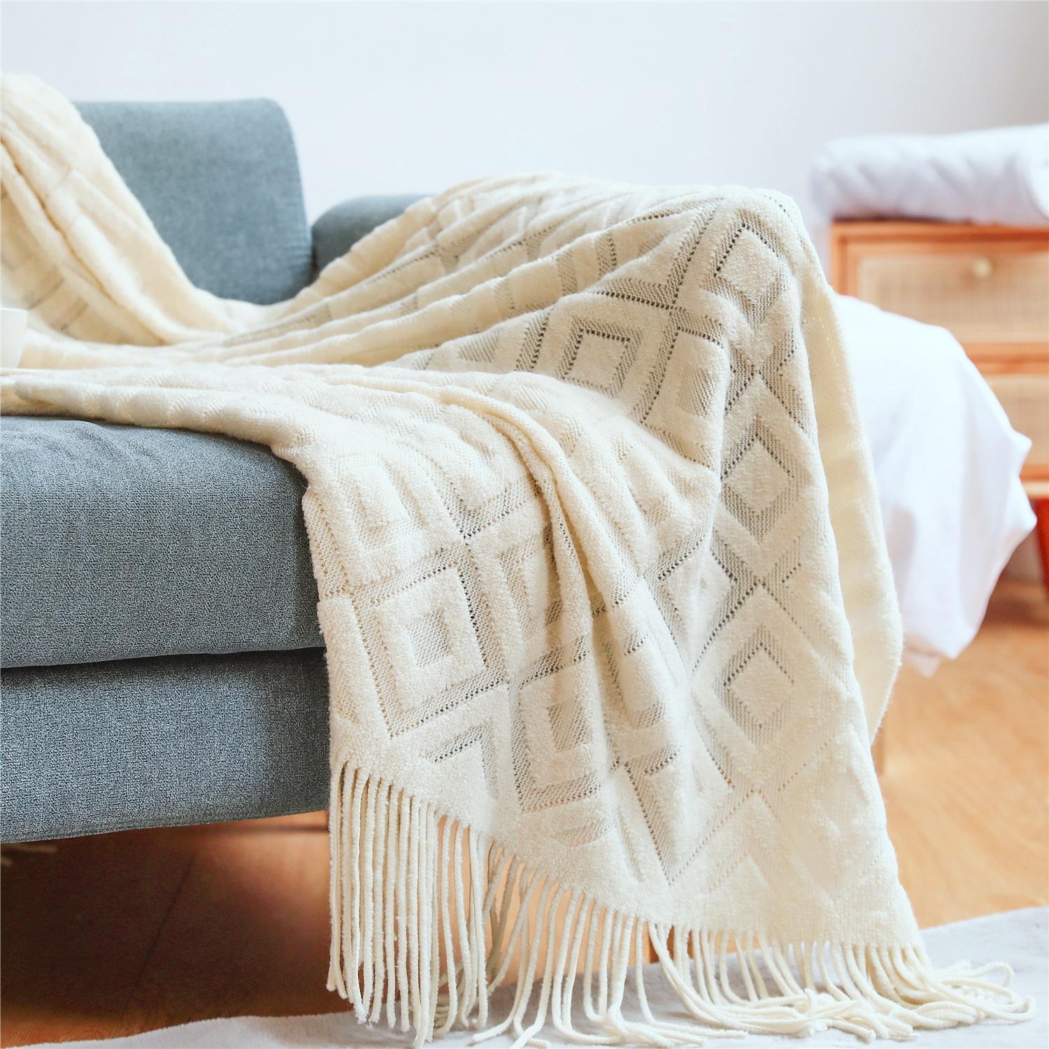 Kuschel Throw, Premium Grobstrick mit Struktur und Quasten, Plüschig Bequemer Zopfmuster Afghan für Couch, Schlafsofa & Gruselige Innendekoration 130x240CM