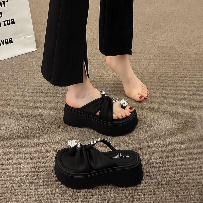 French silver slippers women's summer outer wear fashion 2025 new high-end rhinestone cover toe pinch thick-soled sandals