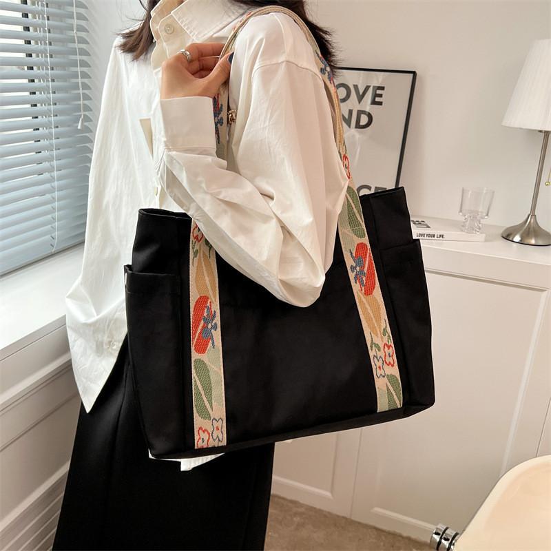 Large Capacity Tote Bag For Women 2024 New Trendy Street Style Canvas Shoulder Bag