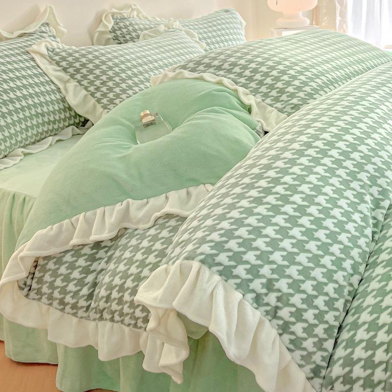 Thickened Milk Fleece Four-Piece Set, Fleece Thickened Bedding, Winter Carved Coral Fleece Quilt Cover, Bed Sheet, Bed Skirt