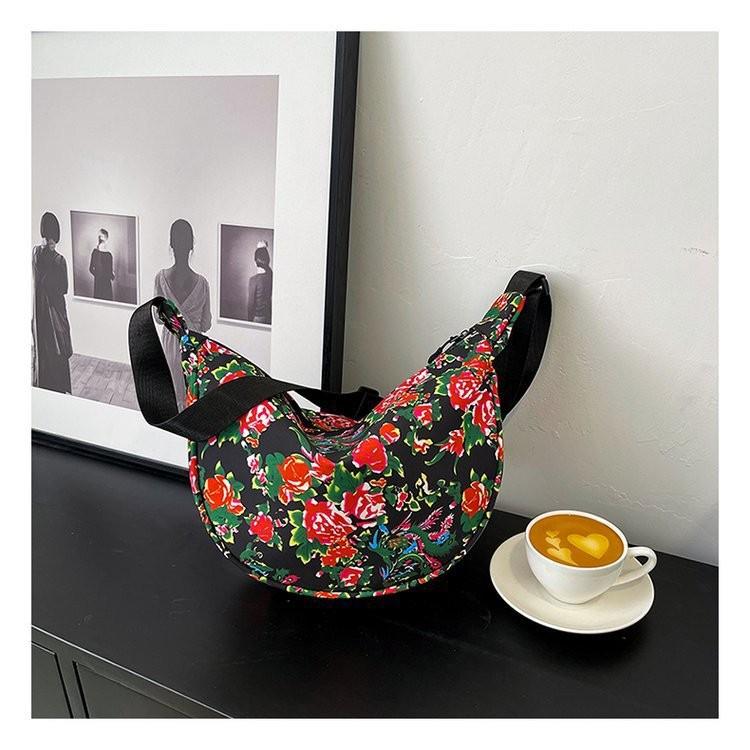 

2024 New Floral Pattern Canvas Bag For Women Versatile Large Capacity Tote Perfect For Daily Use Available In Red Green Blue And Black чорний