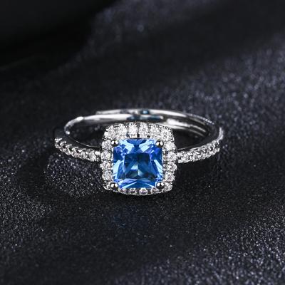 Modischer Vier-Krappen-Quadrat-Diamantring Damen-Leichter Luxus High-End Mehrfarbiger Zir*****Stiftring Schmuck