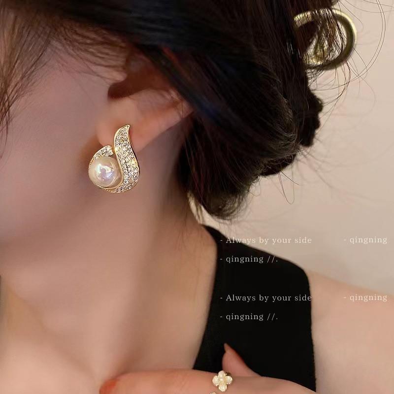 Women's Retro  Resin Vintage Gold Earrings