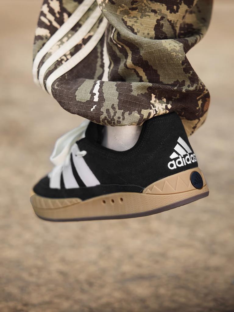 Adidas "Shark Sneakers" ADIMATIC Classic Sports Sneakers for Men and Women Adidas Clover KI8879