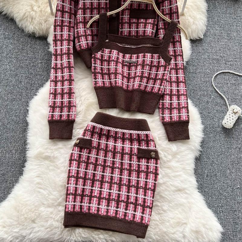 Süßes Mädchen Elegantes gestricktes 3-teiliges Set für Frauen Kurze Strickjacke Niedliche Weste Minirock Weiblicher Vintage Hohe Taille Plaid Partyanzug
