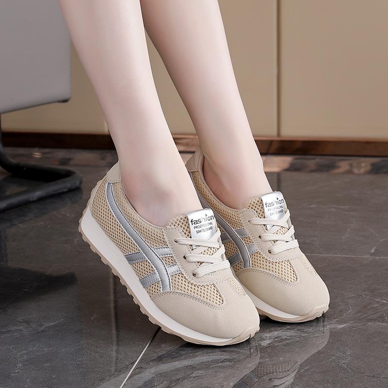 ins Korean version of Forrest Gump shoes women's tide 2025 spring and autumn new height increase student sports running leisure street photography k81