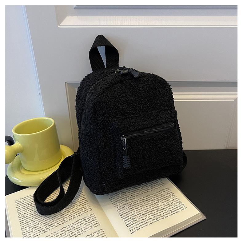 

Мини-плюшевый рюкзак, однотонный женский рюкзак для маленьких девочек, дикая мода, мягкий осенне-зимний стильный маленький рюкзак для уличных покупок