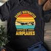 Leicht abgelenkt durch Flugzeuge Pilotengeschenke Lustiges Luftfahrt-Alphabet Fliegender Pilot, Geschenke für Pilot-T-Shirt, Linienpilot, Fliegende Flugzeuge T-Shirt