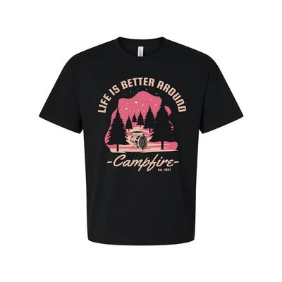 T-shirt Unisexe Graphique pour le Camping au Feu de Campagne avec Motif Coucher de Soleil sur Forêt de Pins Pour Adve