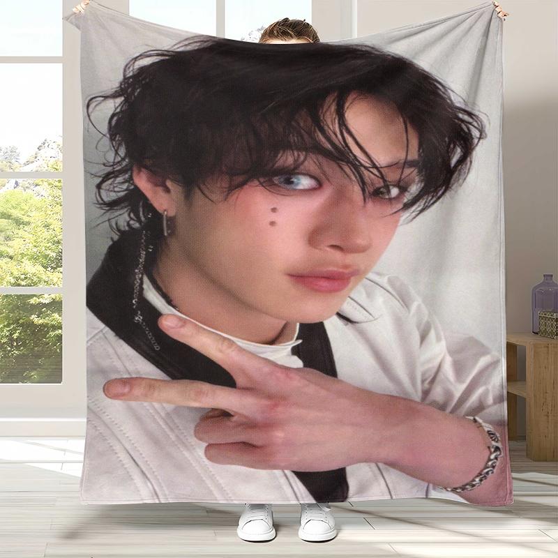 Bang Chan Kpop Stray Kids Flanelldecke, Ultraweiche Warme Plüschdecke für Zuhause Schlafzimmer Bett Sofa Abdeckung Camping Picknick Geschenk